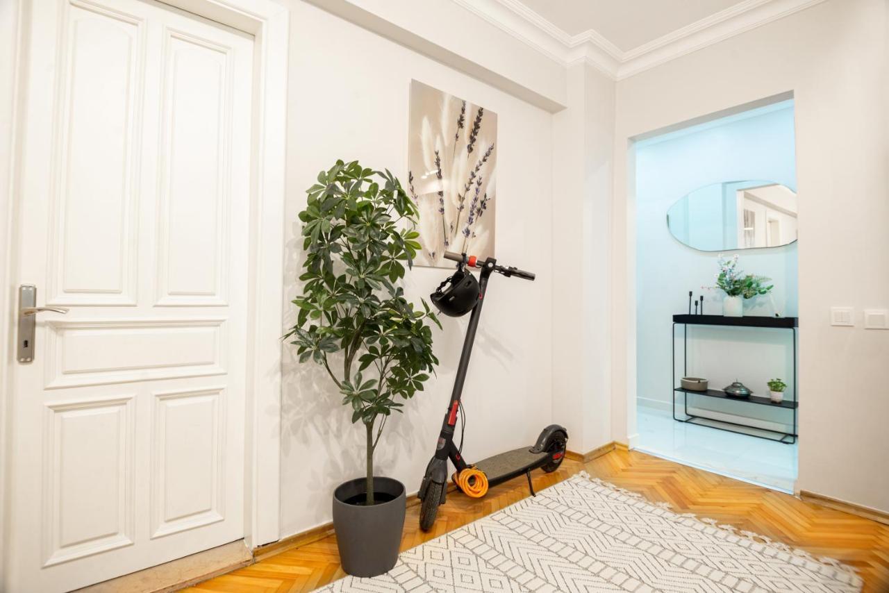 Apartment Charming Bagdat Avenue Hideaway, Near Marina *